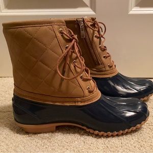 JustFab Duck Boots - Size 8